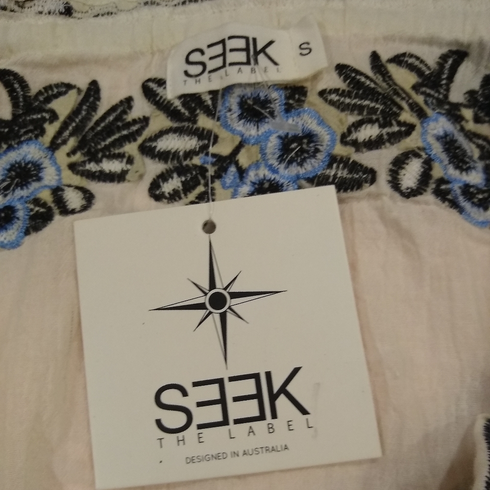 LF Seek the Label Embroidered Off Shoulder Blouse - Picture 11 of 11